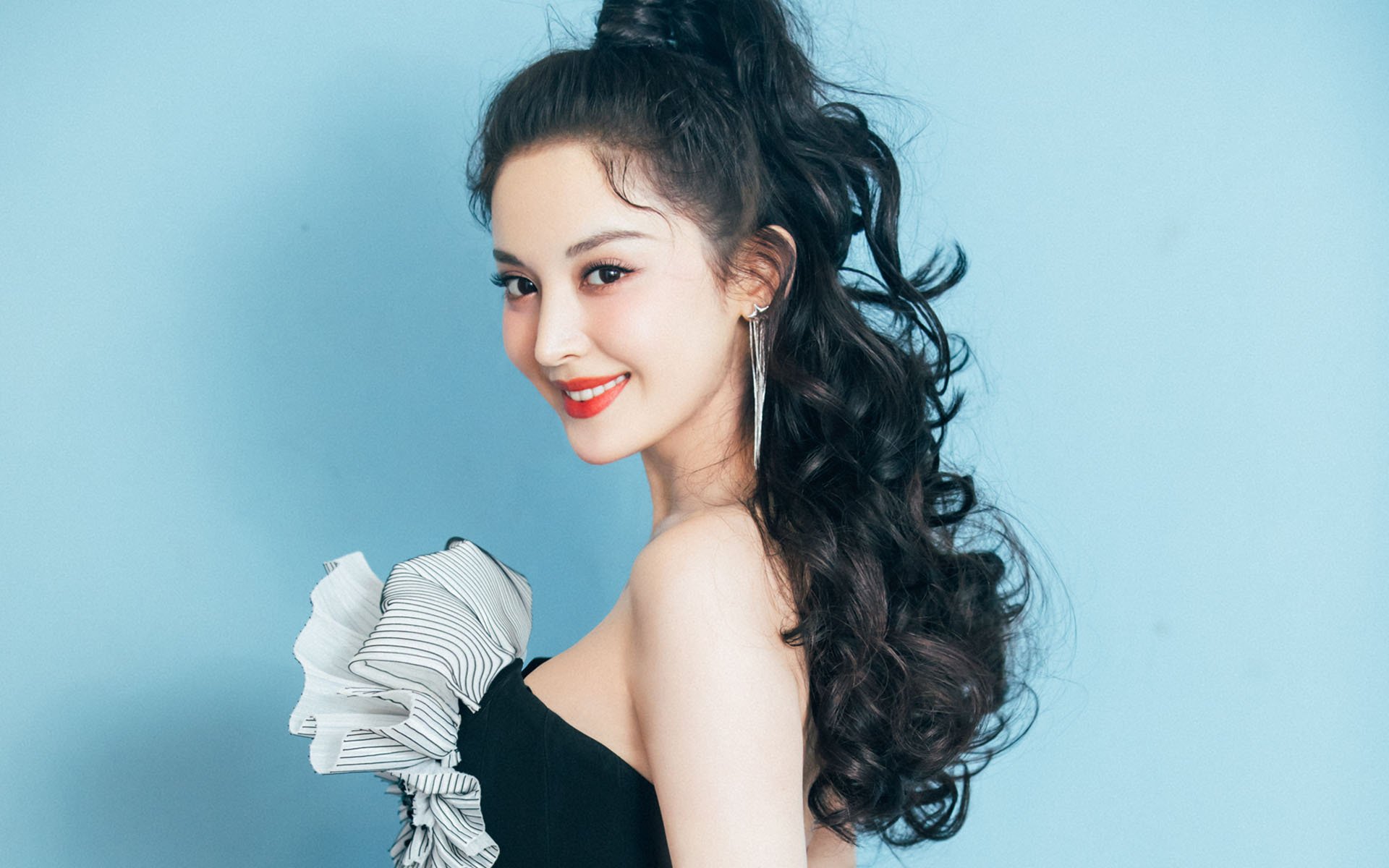 开云入口-中国足球文化推广活动走进高校，中国校园足球文化