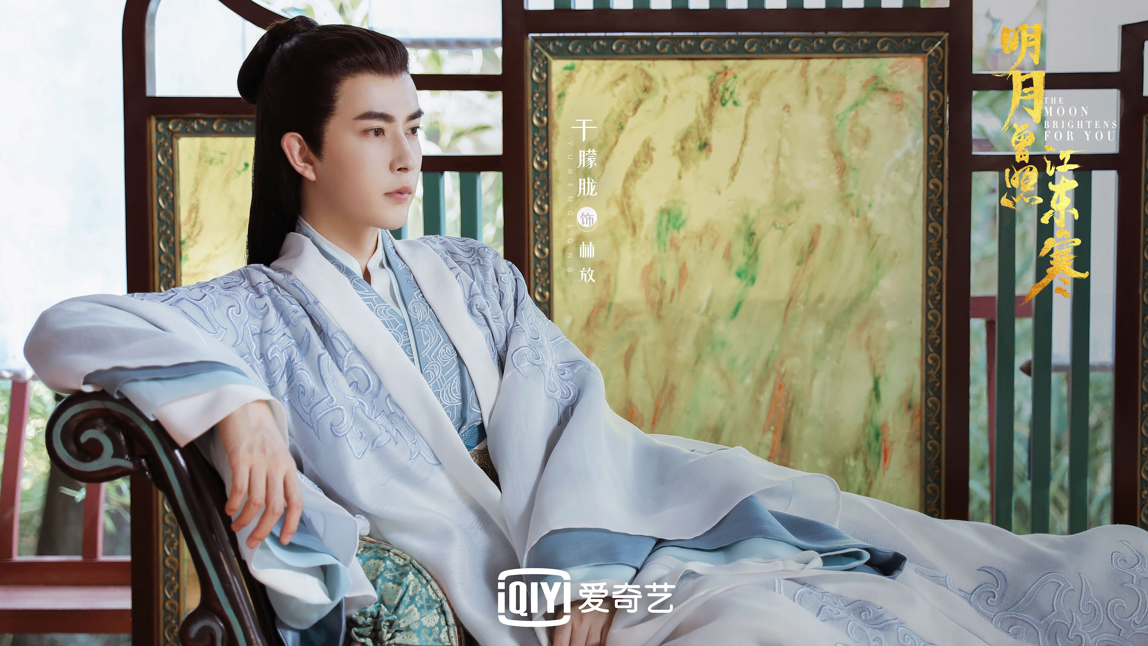 拜仁5-2大捷奥格斯堡,莱万完成帽子戏法,德甲_拜仁6-0大胜夺冠莱万戴帽