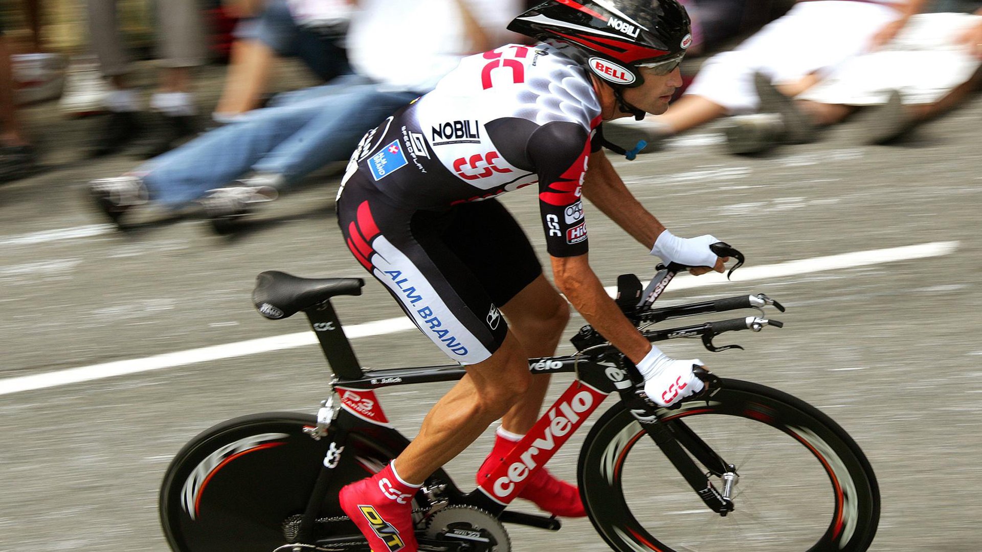 威廉姆斯在决赛中击败荷兰选手桑妮·范·代克,范妮莎威廉姆斯