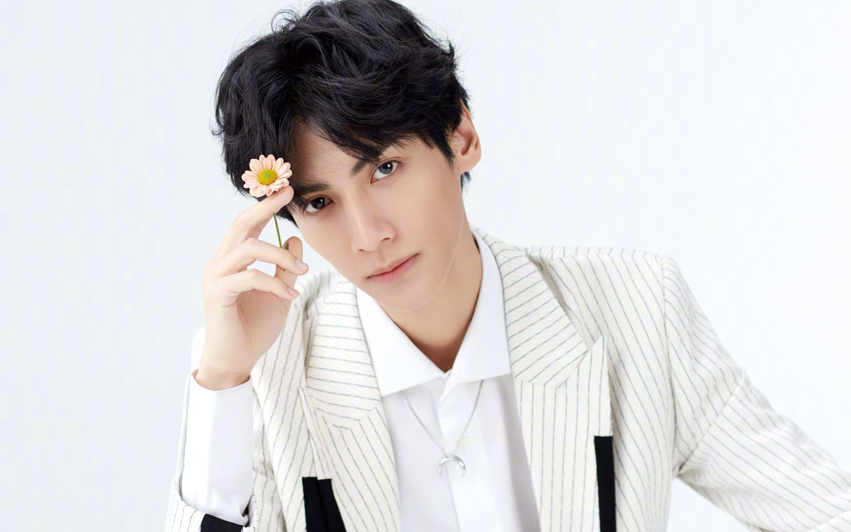 格勒鲁斯主场遭遇失利,排名位置下滑,勒内·格鲁塞