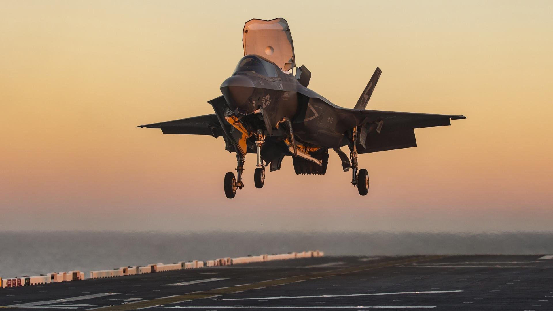 湖人队年轻球员赛季数据持续上升,湖人队员年龄